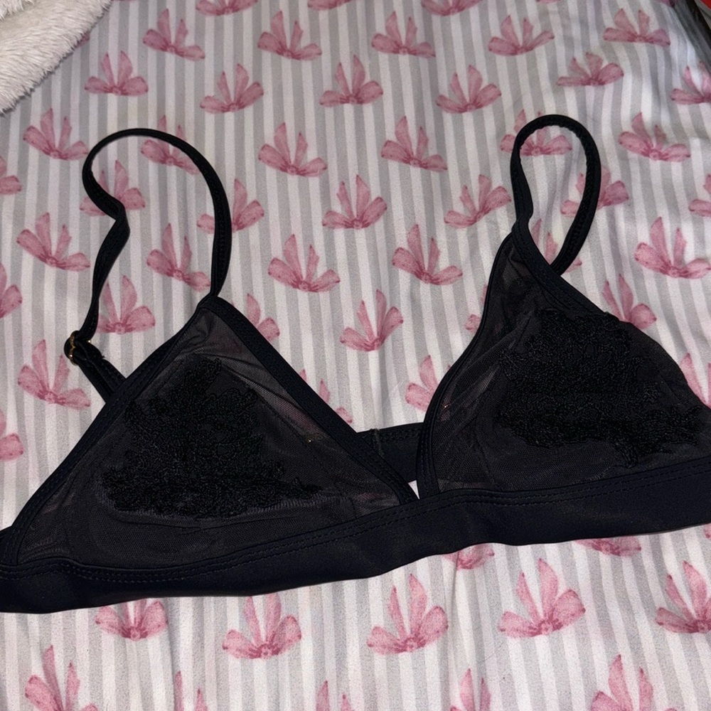Black lace bikini